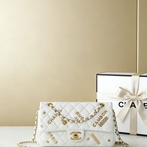 <AUTHENTIC>Chanel Classic Medium FlapBag in White